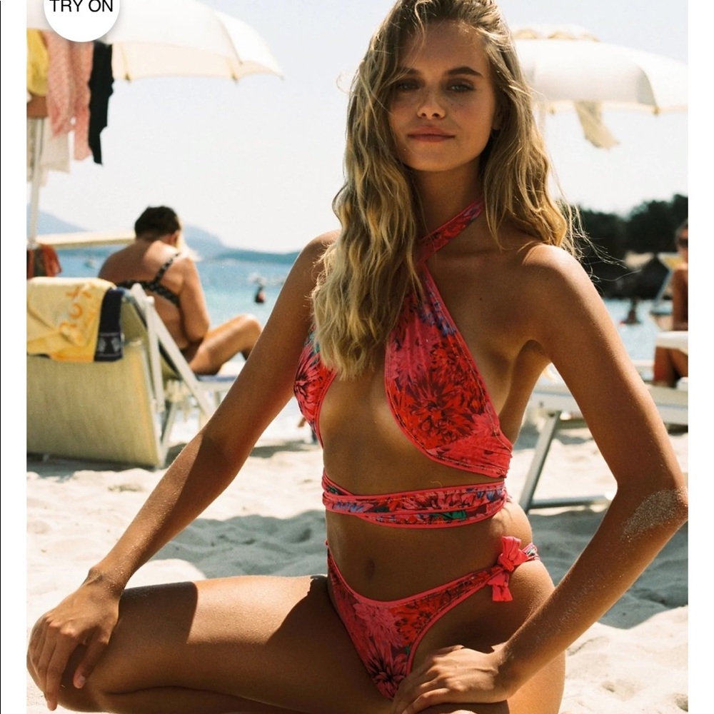Reina Olga bikini